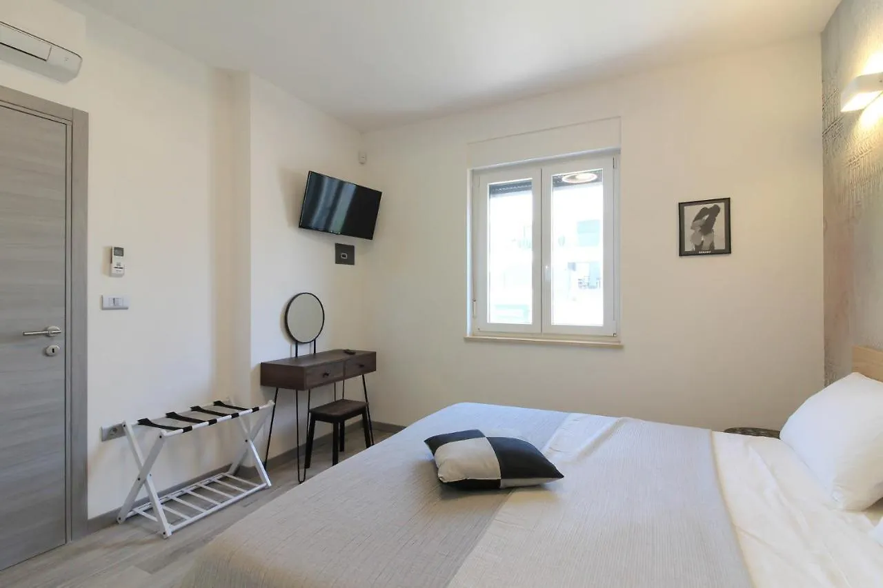 New Modern Villa Riz With Private Pool Near The Town Center And Beach By Wiibuk Pula