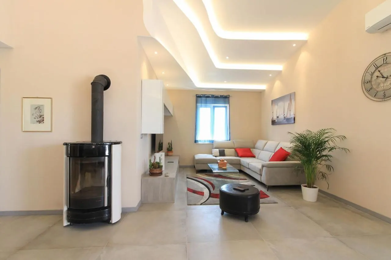New Modern Villa Riz With Private Pool Near The Town Center And Beach By Wiibuk Pula