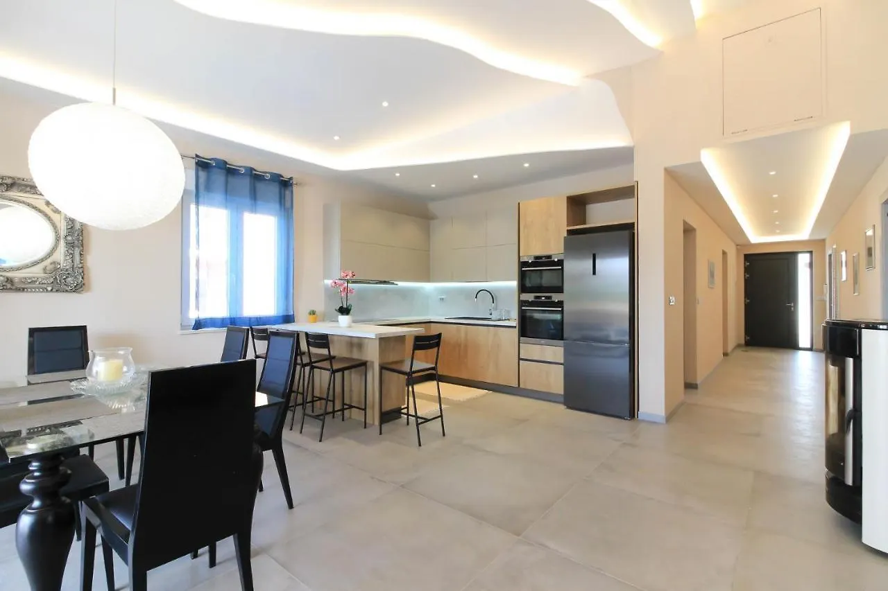 New Modern Villa Riz With Private Pool Near The Town Center And Beach By Wiibuk Pula