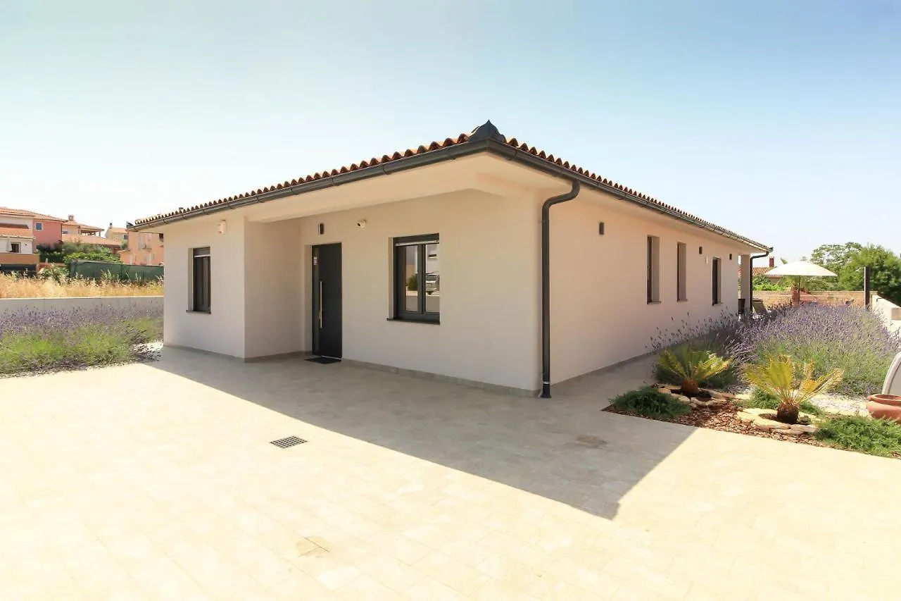 New Modern Villa Riz With Private Pool Near The Town Center And Beach By Wiibuk Pula 0*,