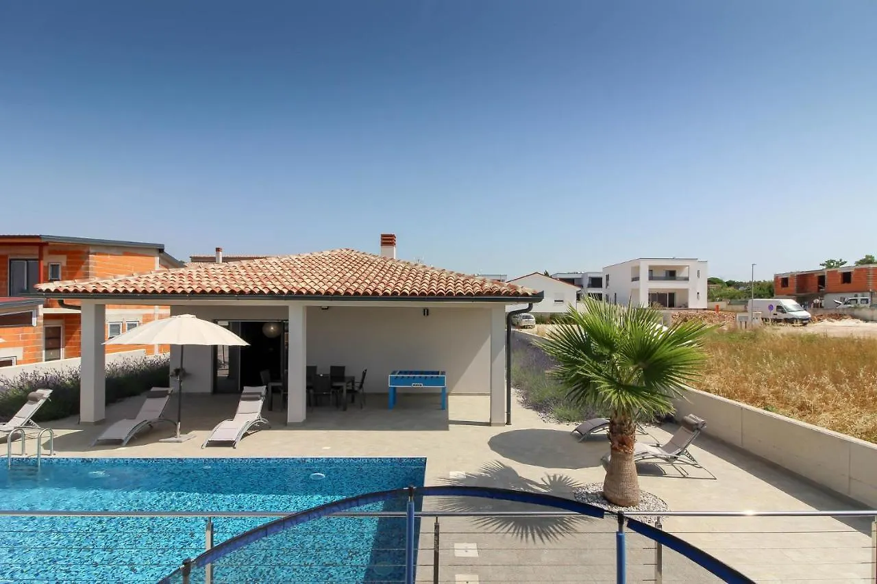 New Modern Villa Riz With Private Pool Near The Town Center And Beach By Wiibuk Pula