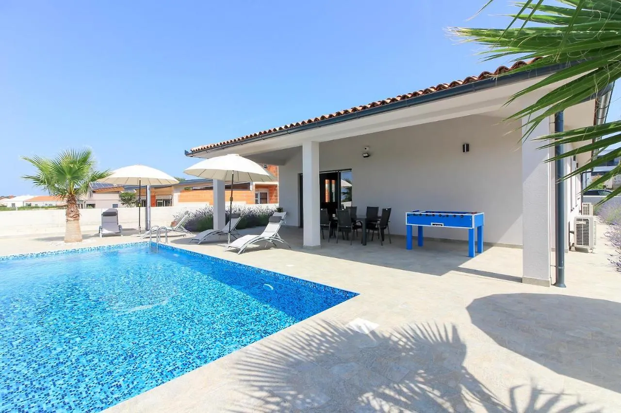 New Modern Villa Riz With Private Pool Near The Town Center And Beach By Wiibuk Pula