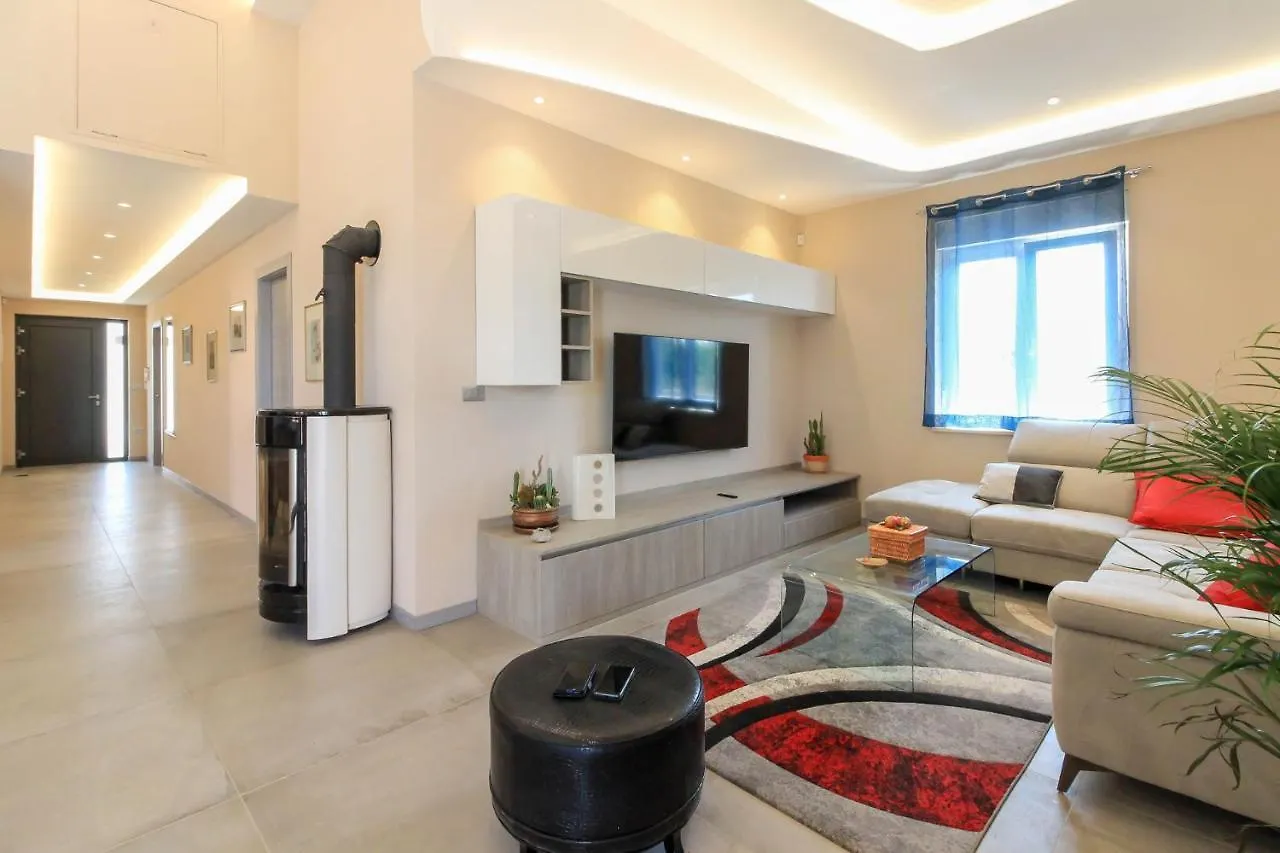 New Modern Villa Riz With Private Pool Near The Town Center And Beach By Wiibuk Pula